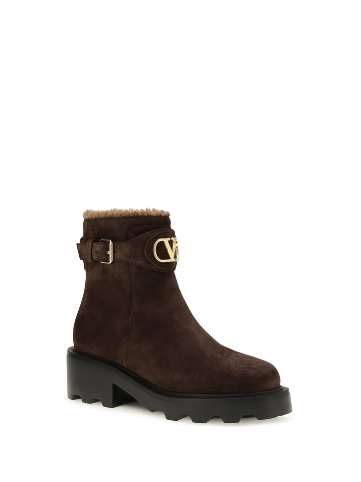 VLogo Signature leather ankle Boots 2