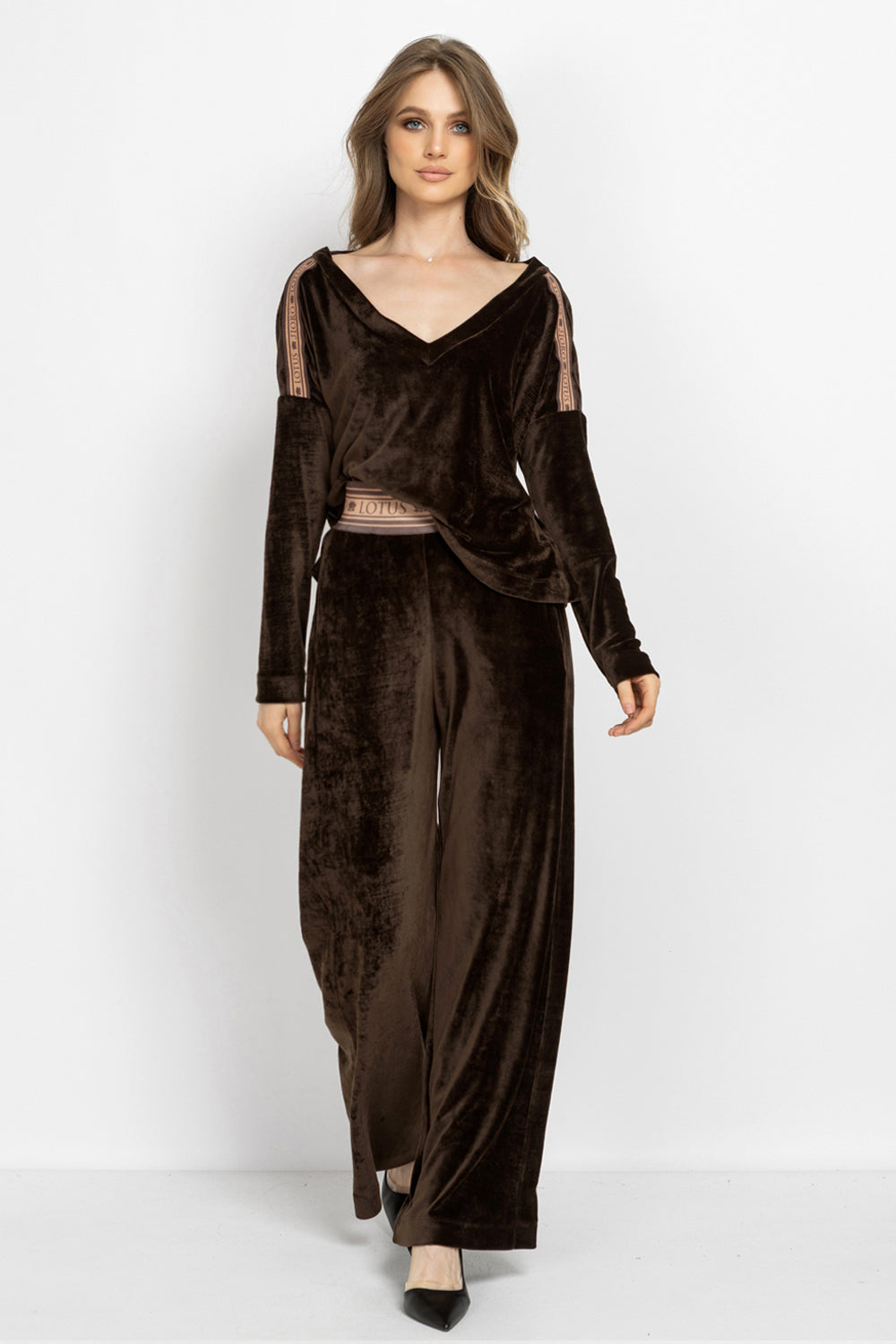 TRUFFLE VELVET WIDE-LEG PANTS WITH MOCHA MOUSSE LOGO WAISTBAND - ESSENTIALS