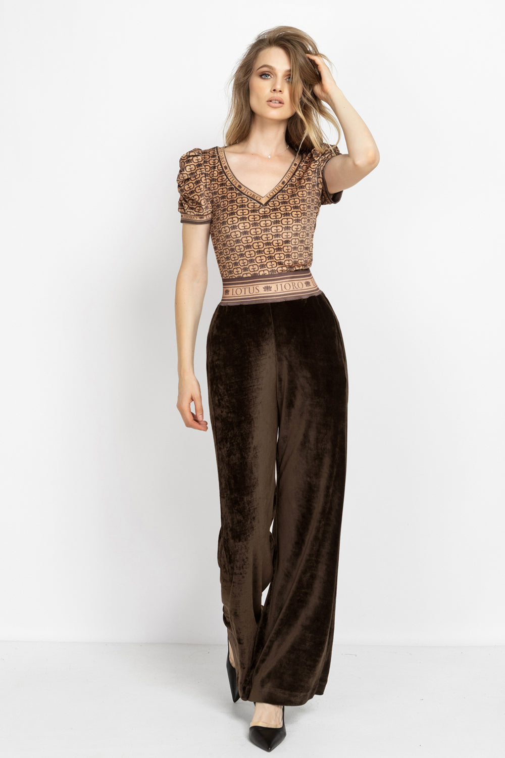 VELVET V-NECK TOP WITH PUFF SLEEVES - MOCHA MOUSSE LOGO