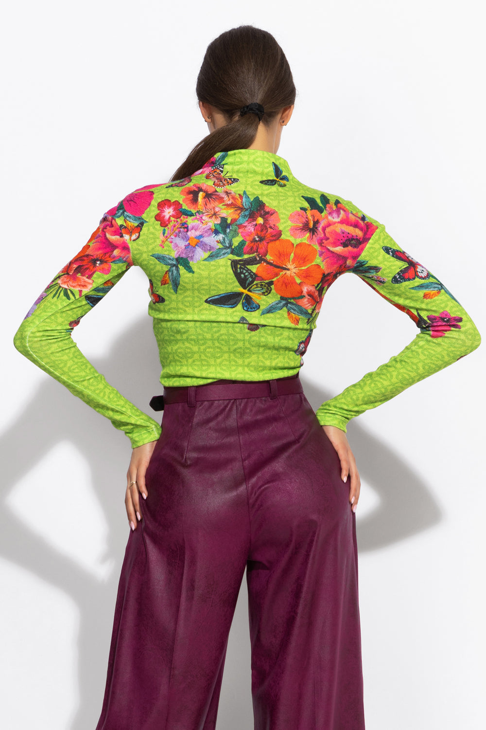 KNITTED TURTLENECK BLOUSE WITH HIGH NECK - ACID GREEN LOGO JIORO  ПОЛО БЛУЗА ОТ ПЛЕТИВО С ВИСОКА ЯКА – ACID GREEN LOGO JIORO