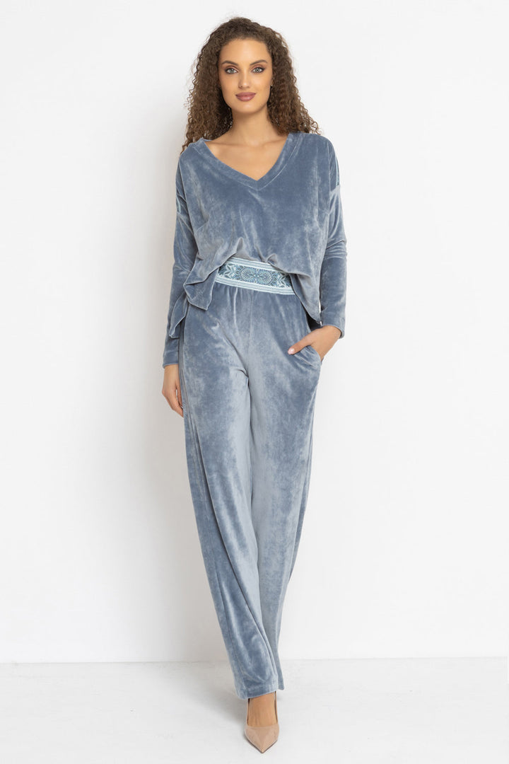 LOOSE SQUARE-CUT VELVET BLOUSE IN STEEL GREY - ESSENTIALS JIORO СВОБОДНА БЛУЗА ОТ КАДИФЕ В СТОМАНЕНО СИВО - ESSENTIALS JIORO
