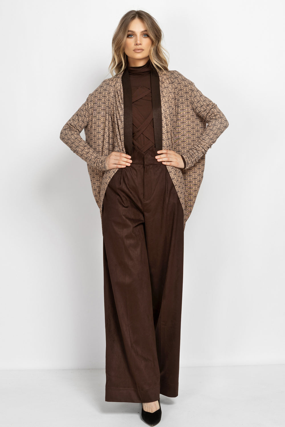 MODAL RELAXED CARDIGAN - MOCHA MOUSSE LOGO JIORO СВОБОДНА ЖИЛЕТКА ОТ МОДАЛ - MOCHA MOUSSE LOGO JIORO