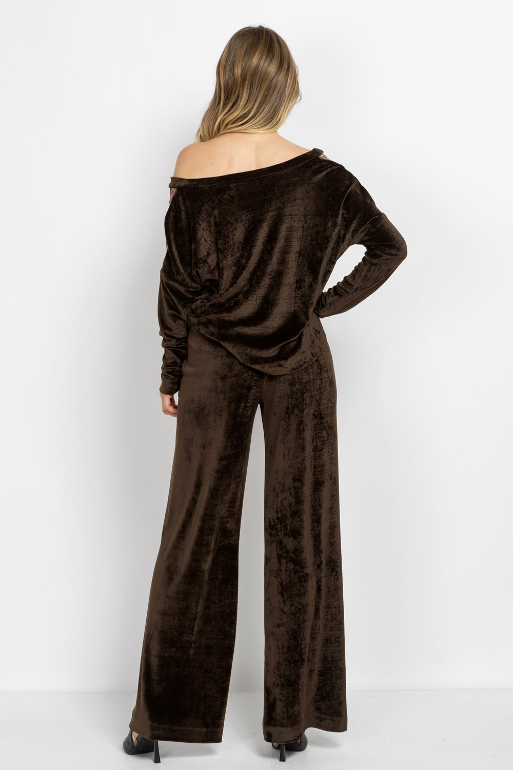 TRUFFLE VELVET WIDE-LEG PANTS WITH MOCHA MOUSSE LOGO WAISTBAND - ESSENTIALS