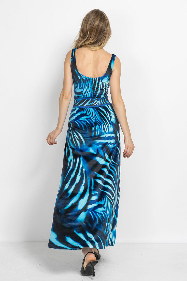 SLEEVELESS VELVET BODYSUIT WITH DEEP SCOOP NECKLINE AND MODAL LINING - SHADES OF BLUE JIORO БОДИ ОТ КАДИФЕ БЕЗ РЪКАВИ С ДЪЛБОКО ОБЛО ДЕКОЛТЕ И ПОДПЛАТА ОТ МОДАЛ – SHADES OF BLUE JIORO