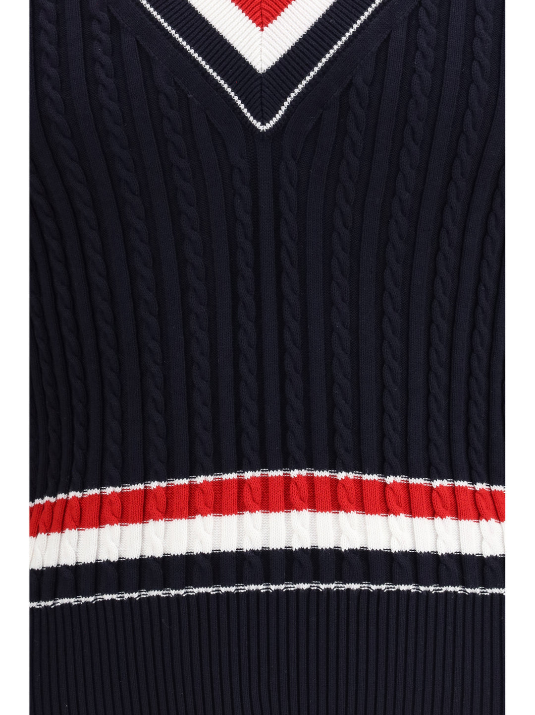 Intarsia cable-knit V-neck Sweater 3