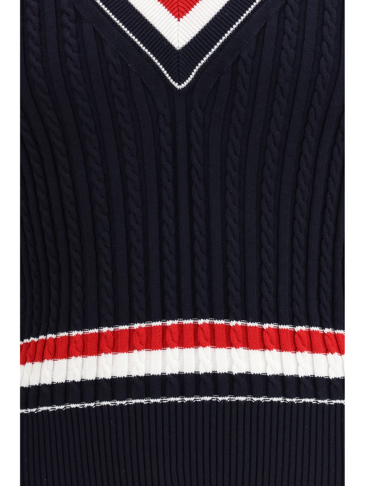 Intarsia cable-knit V-neck Sweater 3