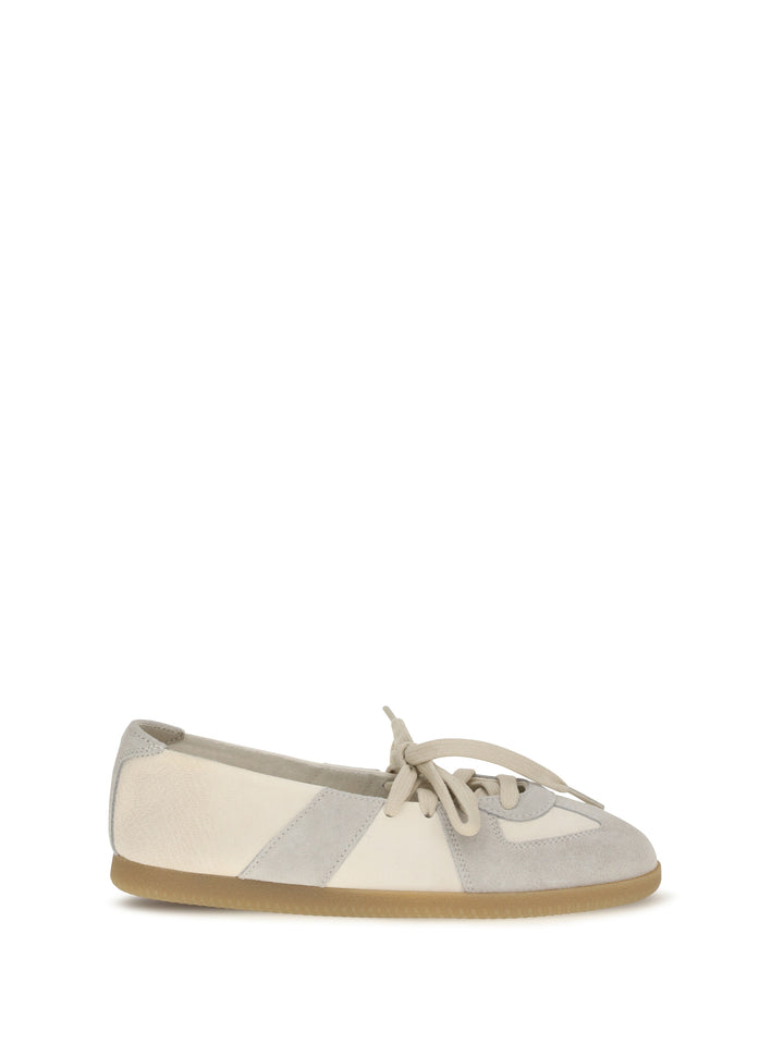 Lace-uo Ballerinas 1