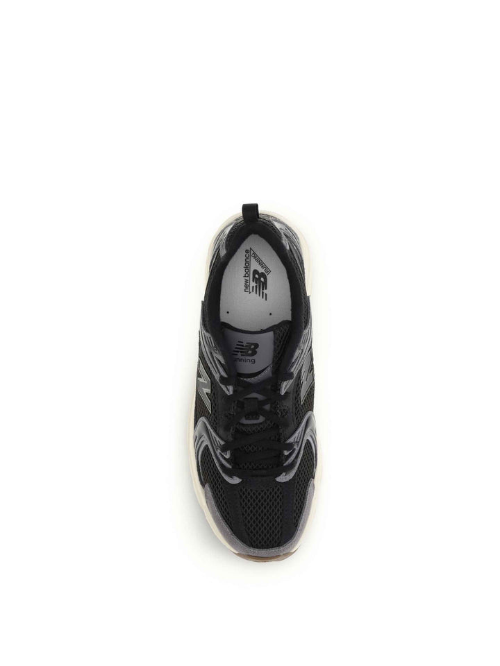 530 Sneakers