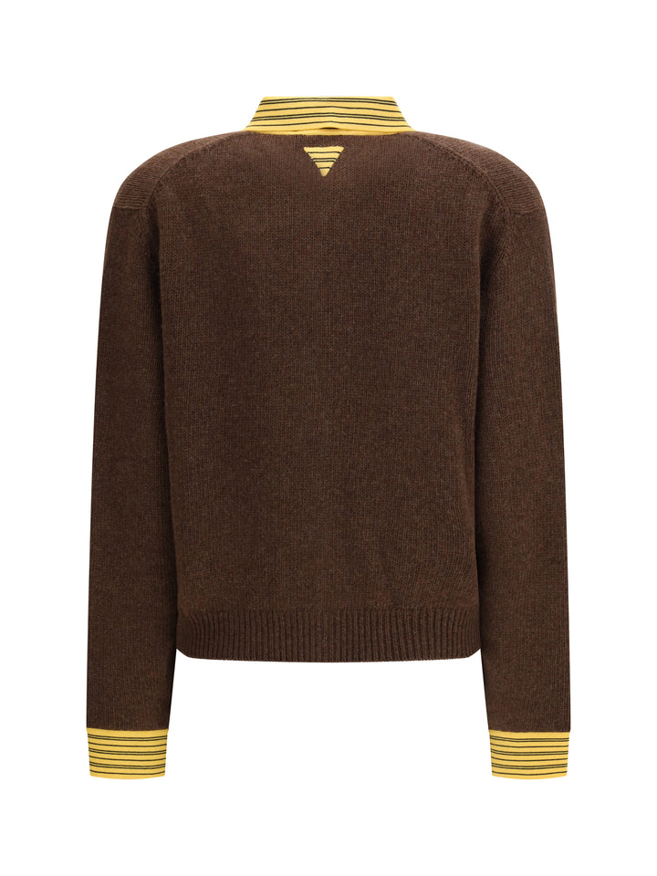 Sweater with a classic collar and front button fastening 2