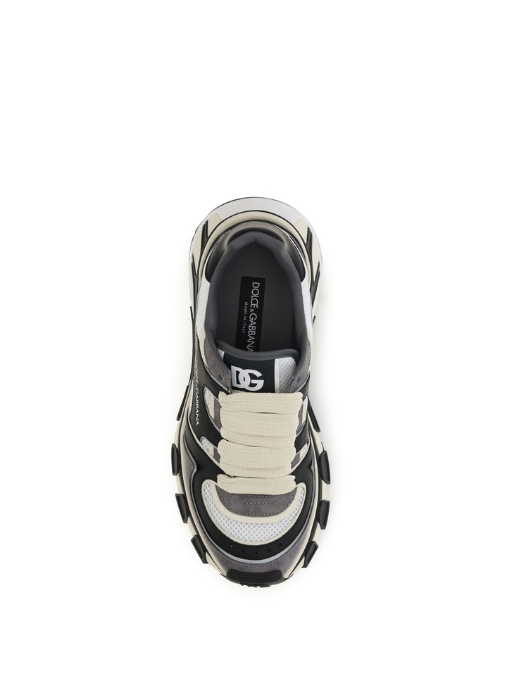 Sneakers with mesh details 4