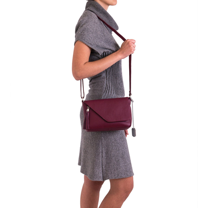 Lola- WB113375-WINE (367)