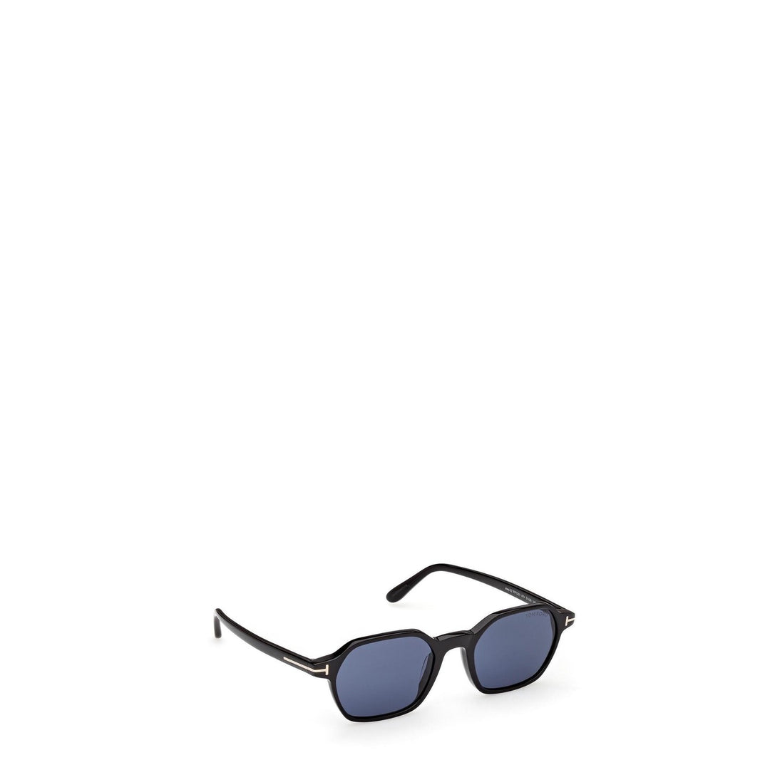 Tom Ford Sunglasses in black SYNC2FASHION-2477929